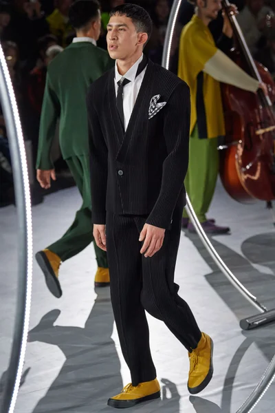 Look 47